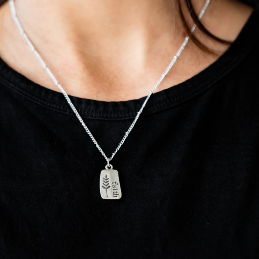 Silver necklace/earrings paparazzi